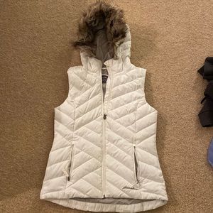 Eddie Bauer white vest - small